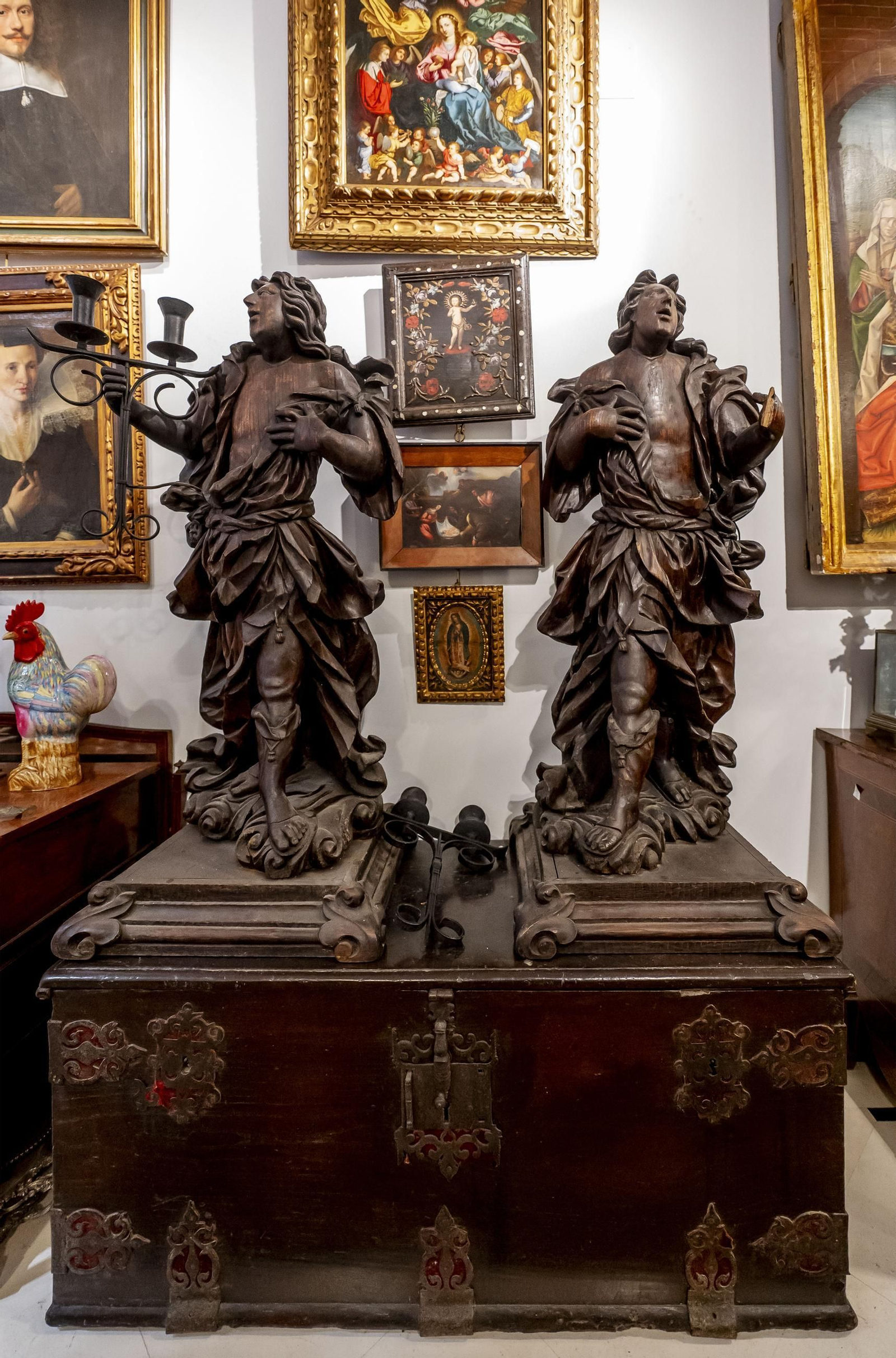 Galería | Los 700 lotes de objetos retirados por los Franco del Pazo de Meirás que salen a subasta