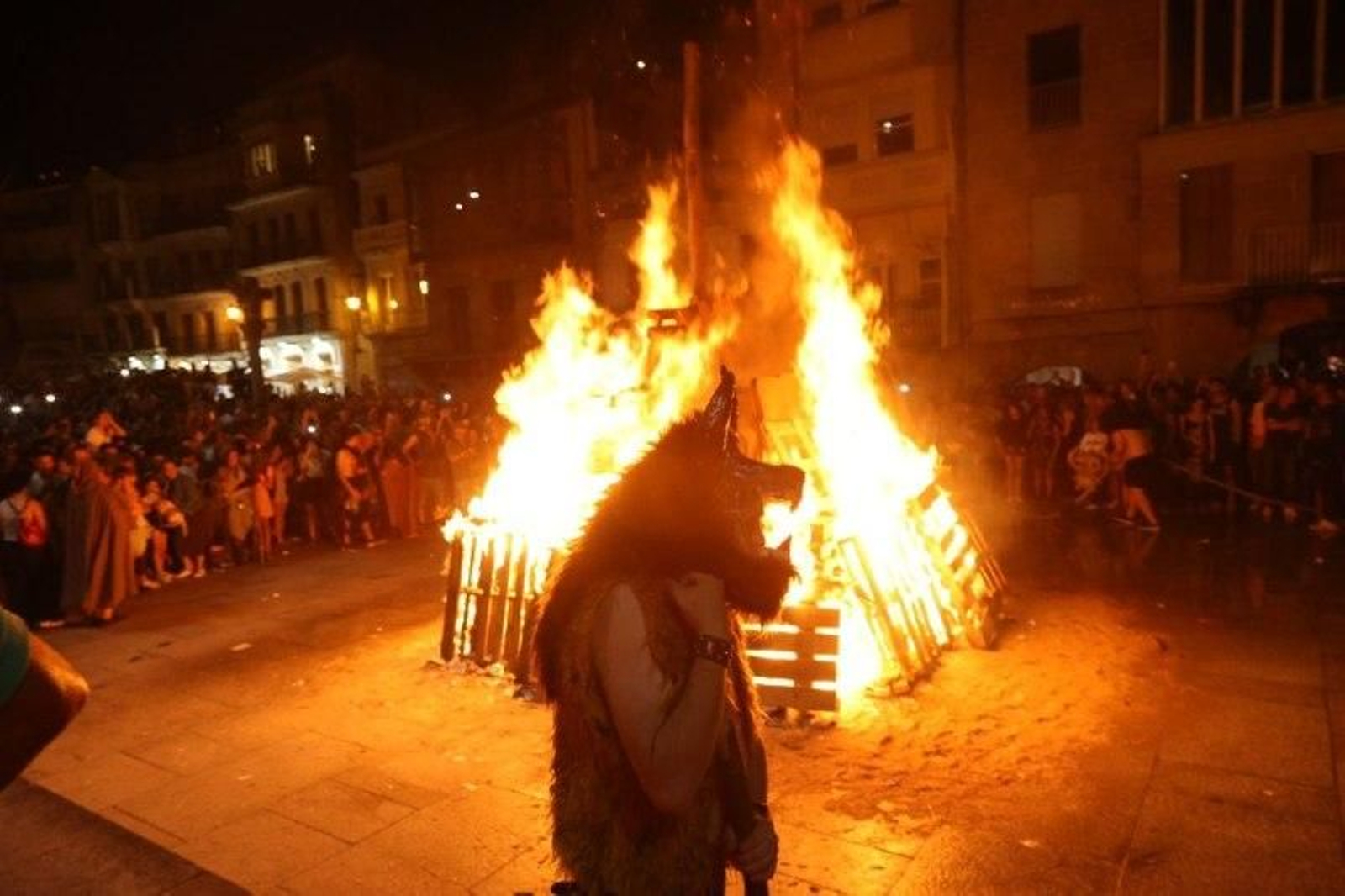 Galería | Las hogueras de San Xoán encienden Vigo y su área