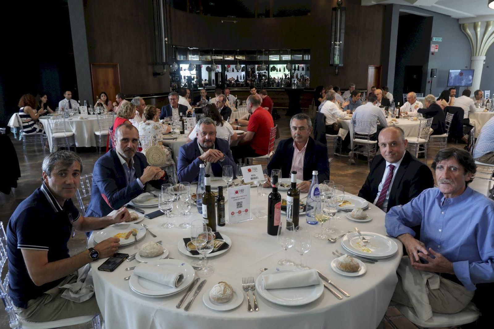 Río Bibei: 
José Luis González López, alcalde de Amoeiro; Wilson Jones, concelleiro del PSOE en el Concello de Ourense; Xosé Rúas, concelleiro del PSOE en el Concello de Ourense; José Manuel López Canal, gerente de Fundación Dorzán; Jorge Villarino, La Región; Carlos Rodríguez, periodista. 
Foto: José Paz.
