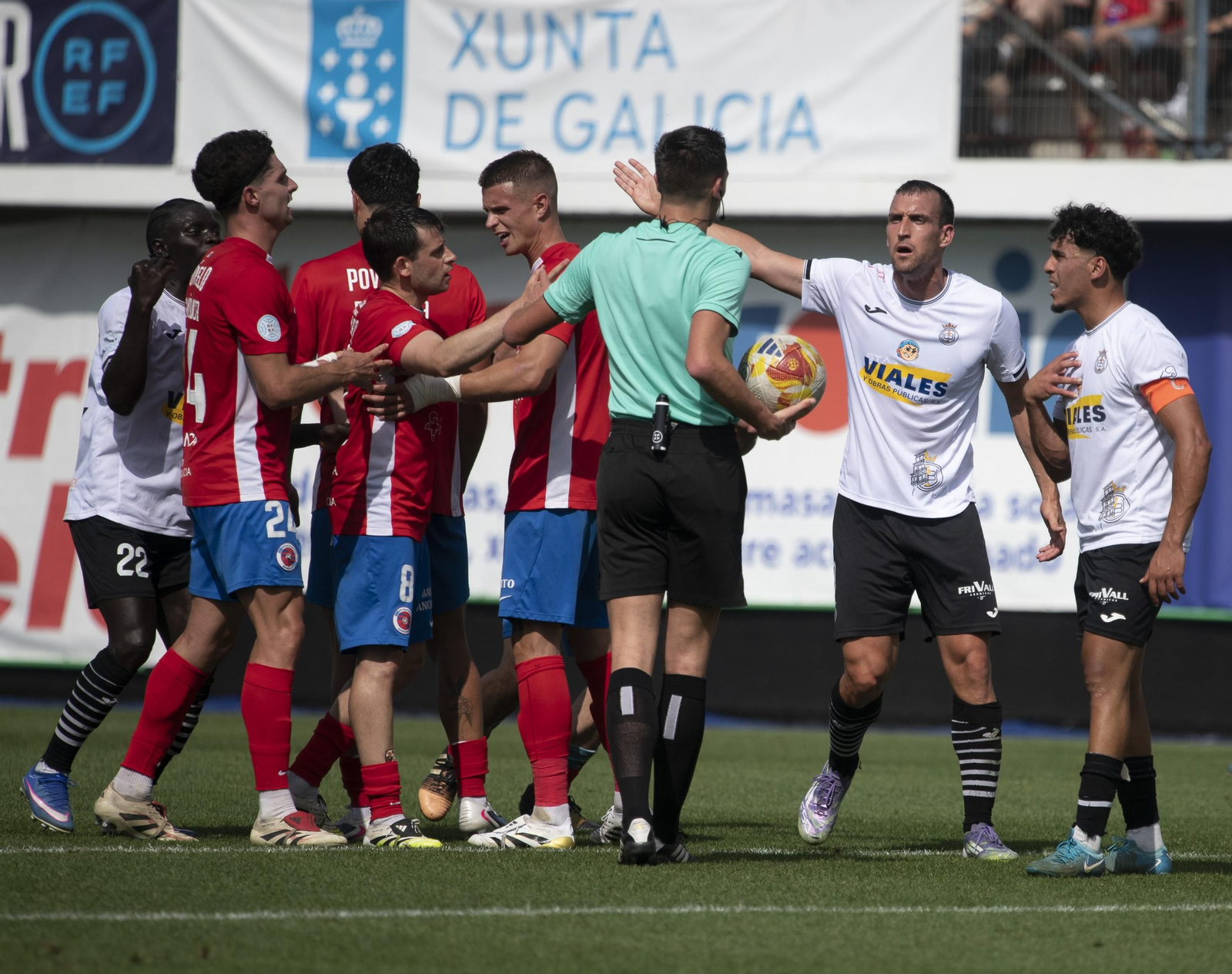 Galería | Las mejores jugadas del partido entre la UD Ourense y la UB Conquense, en imágenes