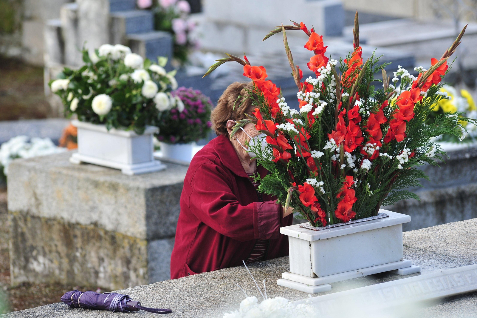 Día de Todos los Santos en el cementerio de San Francisco. José Paz