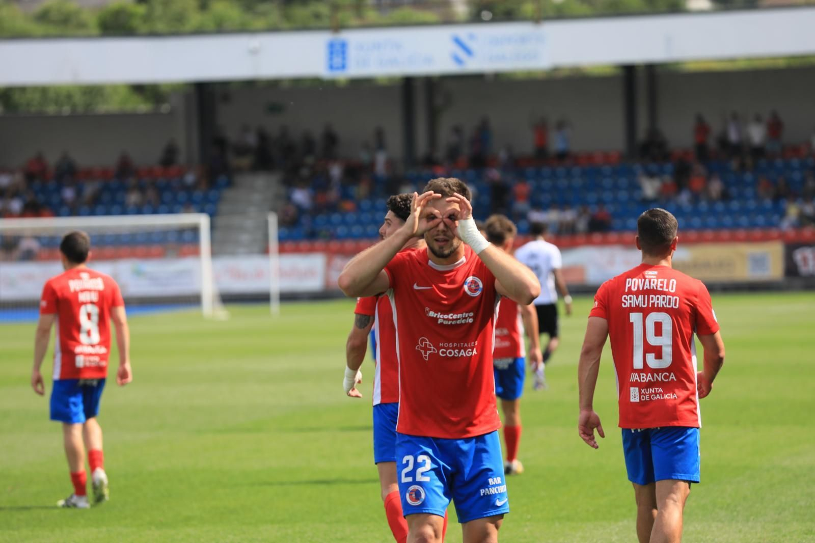 Galería | Las mejores jugadas del partido entre la UD Ourense y la UB Conquense, en imágenes