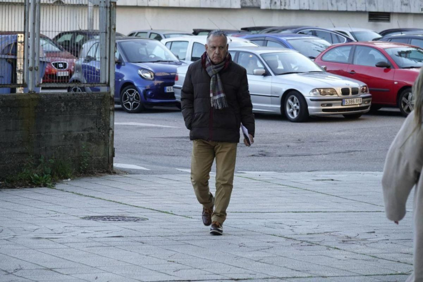 El testigo, ayer, a su llegada a los juzgados de Vigo para prestar declaración.