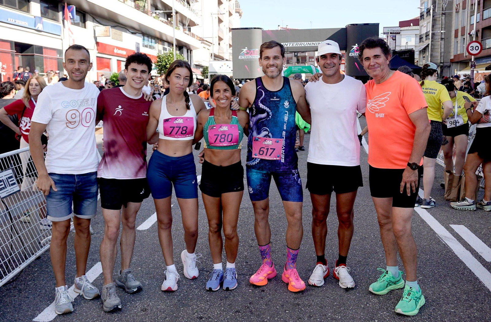 Galería | O Porriño une deporte y trabajo en una carrera multitudinaria