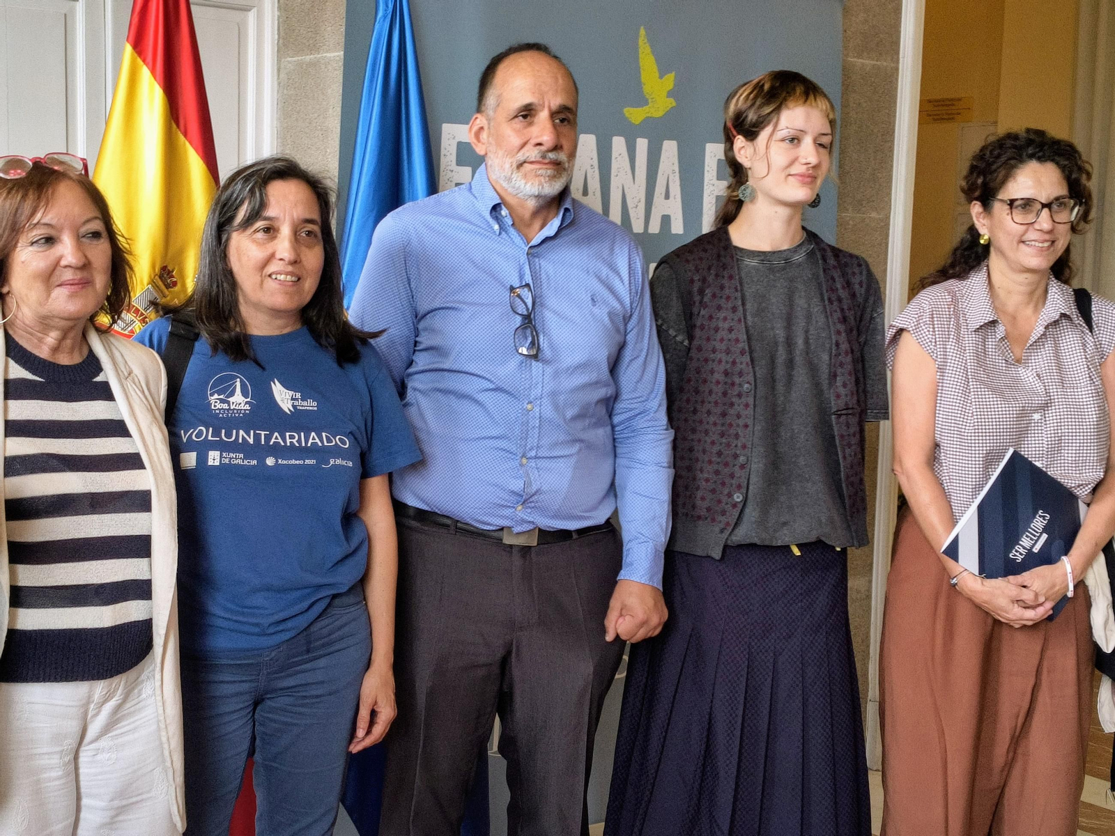 Representantes de Boa Vida, Asovedra y Cruz Roja ayer en la Subdelegación del Gobierno en Pontevedra.