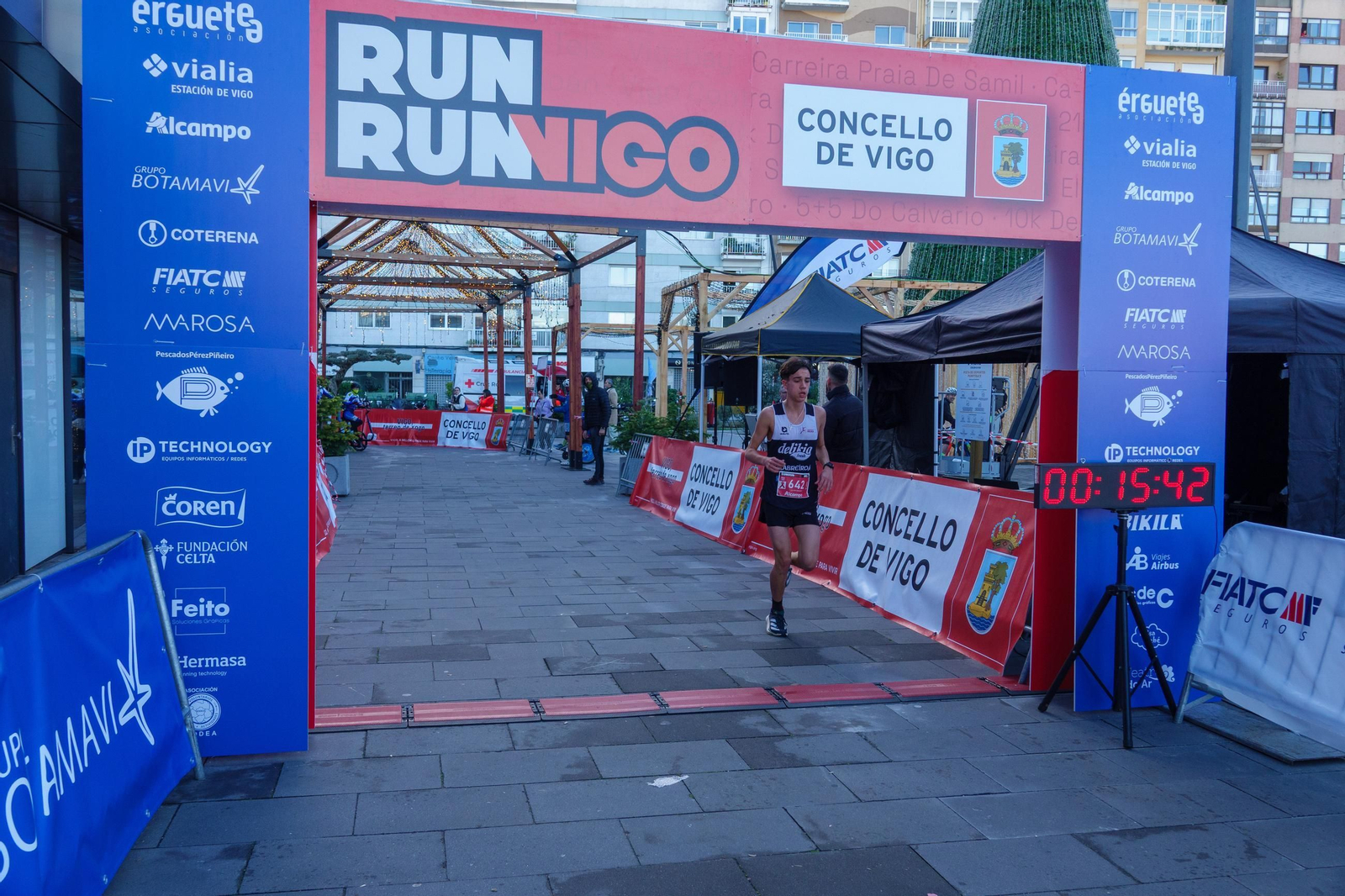 Galería | La carrera popular Érguete e Corre de Vigo bate récord de participación