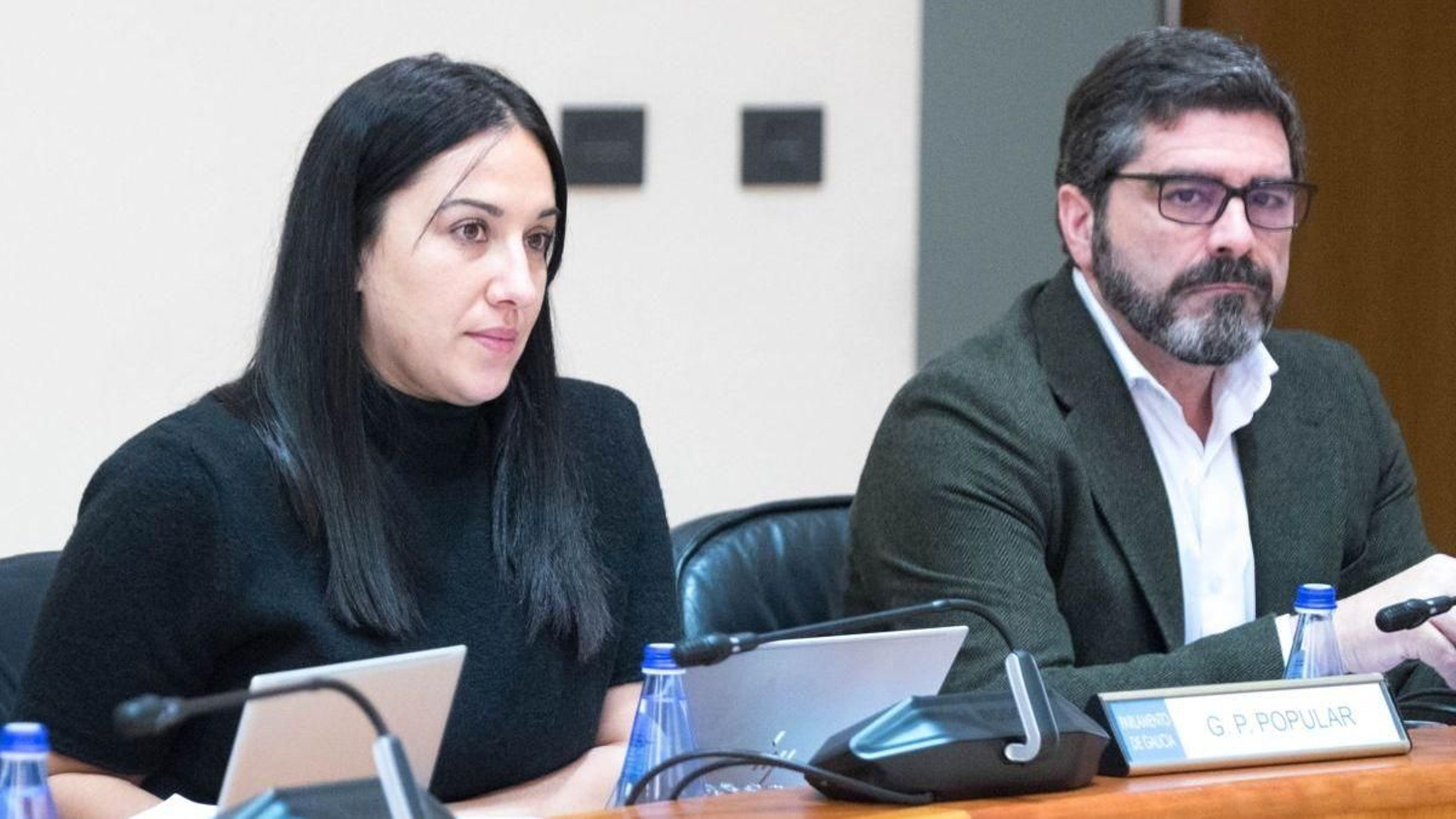 Los diputados populares Cristina Campero y Alberto Rodríguez.