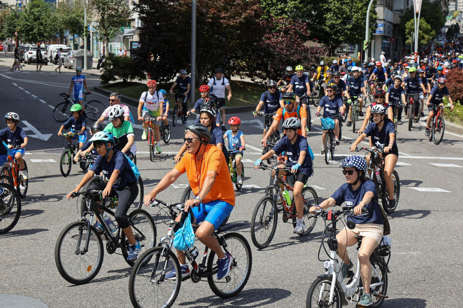 Galería | El ciclismo toma Vigo con la primera edición del Día de la Bici de Atlántico