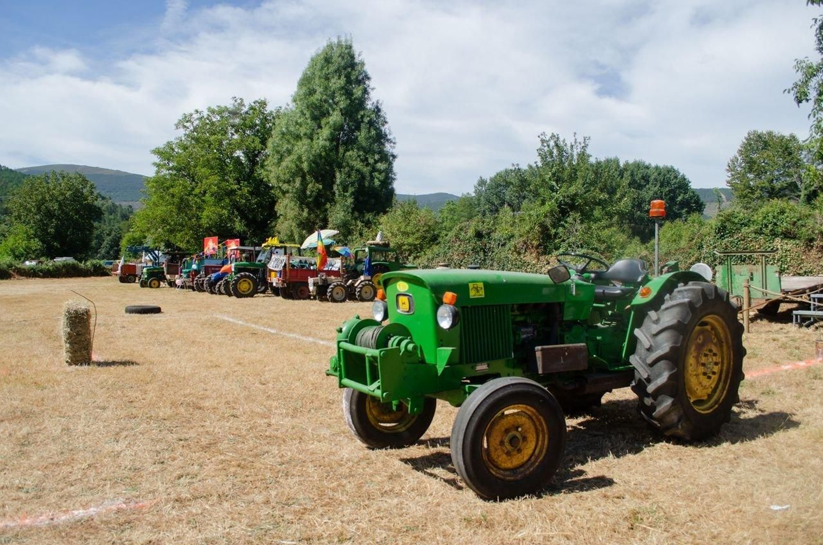 Tractores en la romería Ponte Farruca