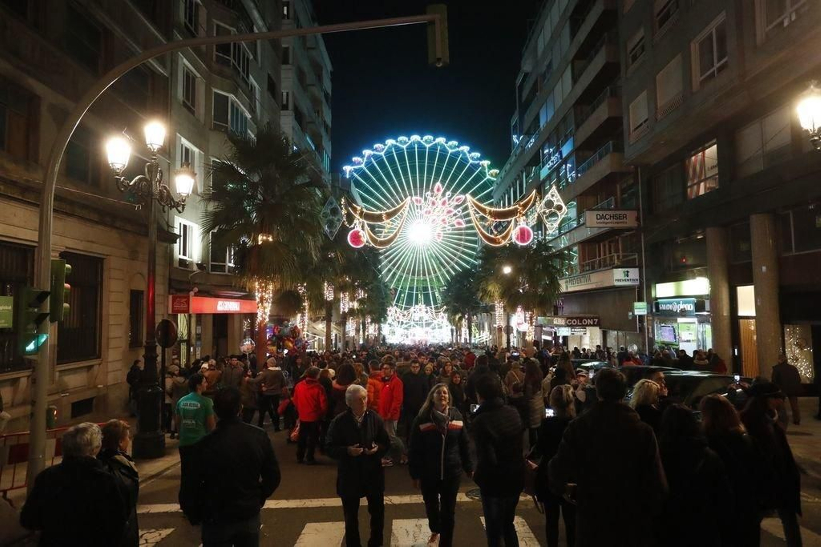 Los turistas invaden Vigo en el Puente165