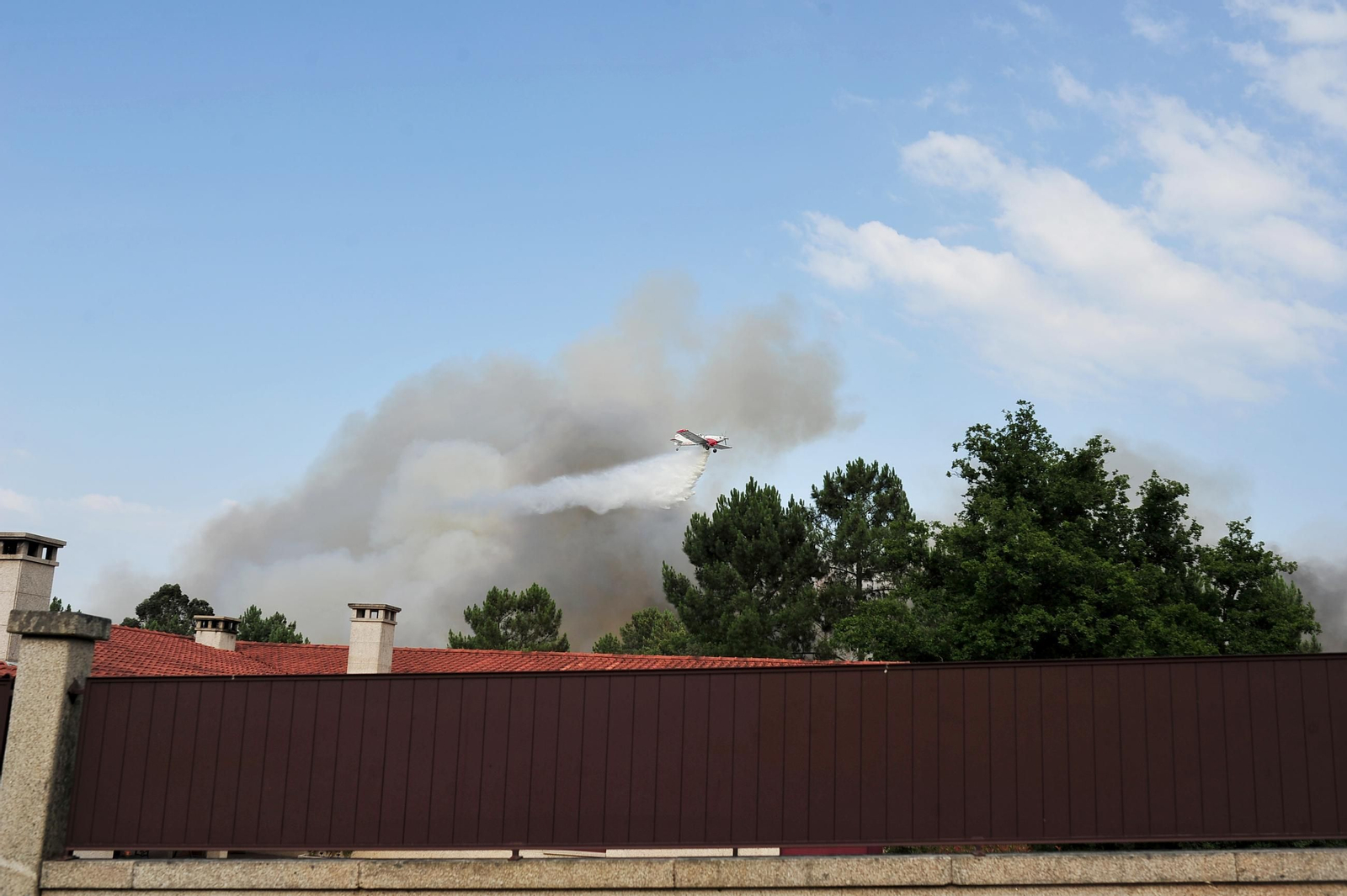 Galería | Despliegue de medios para extinguir un incendio en Rante