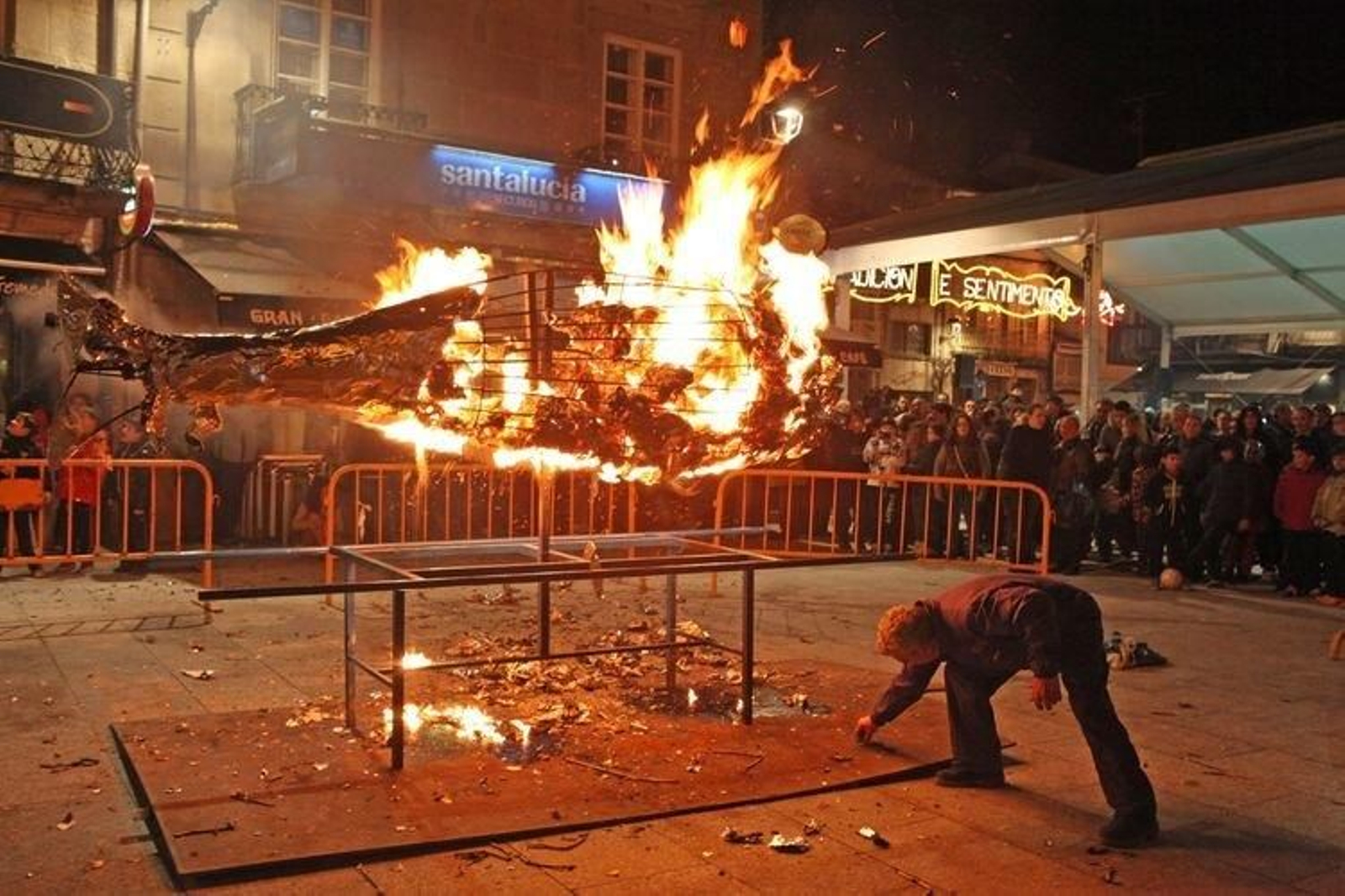 18.02.15.XINZO.PLAZA.MAIOR.ENTERRO.SARDIÑA.