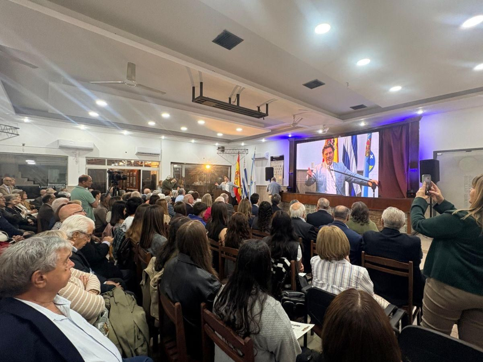 Visita ao Centro Ourensán de Montevideo.