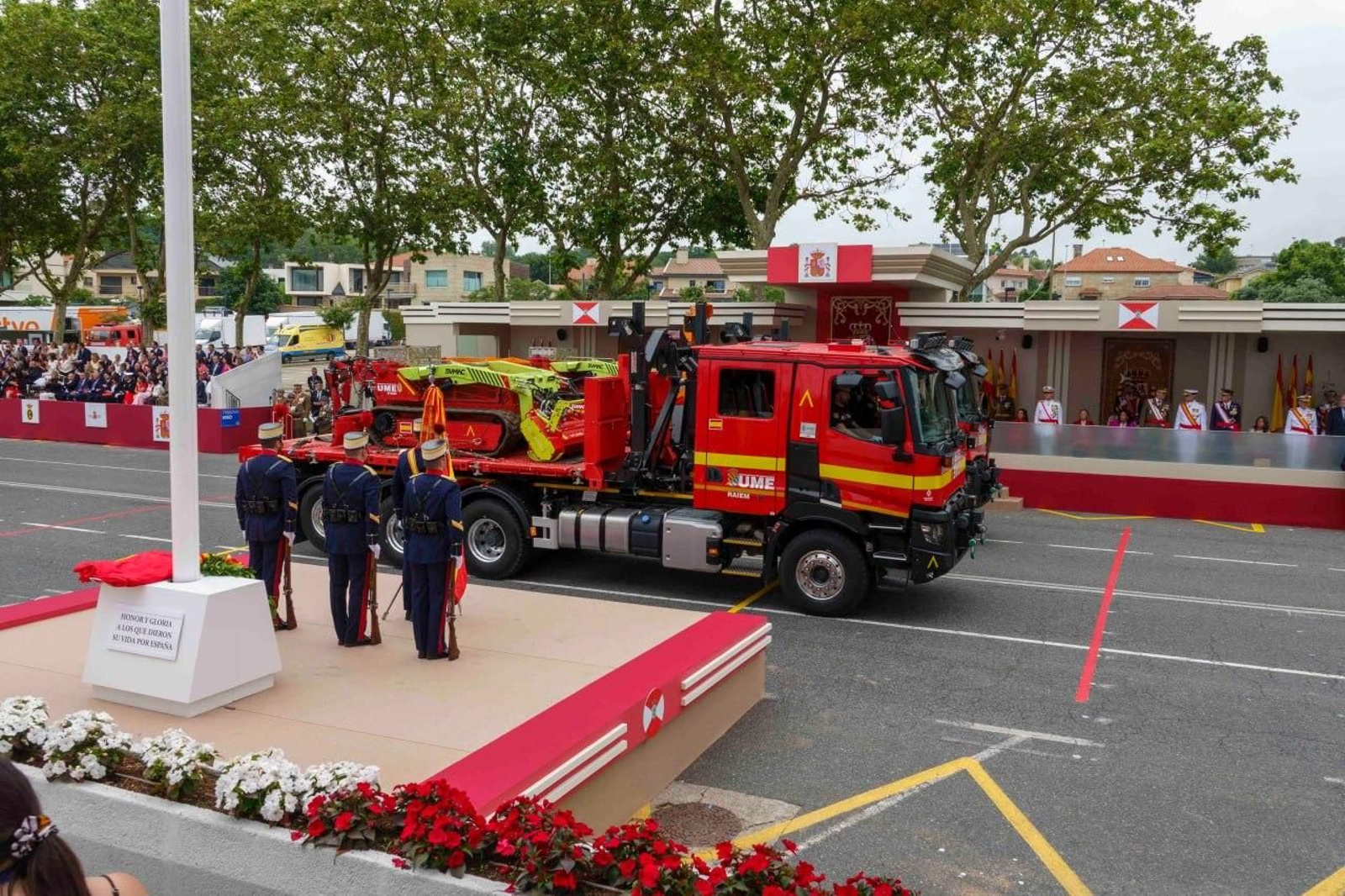 Galería | Las mejores imágenes del histórico Día de las Fuerzas Armadas en Vigo