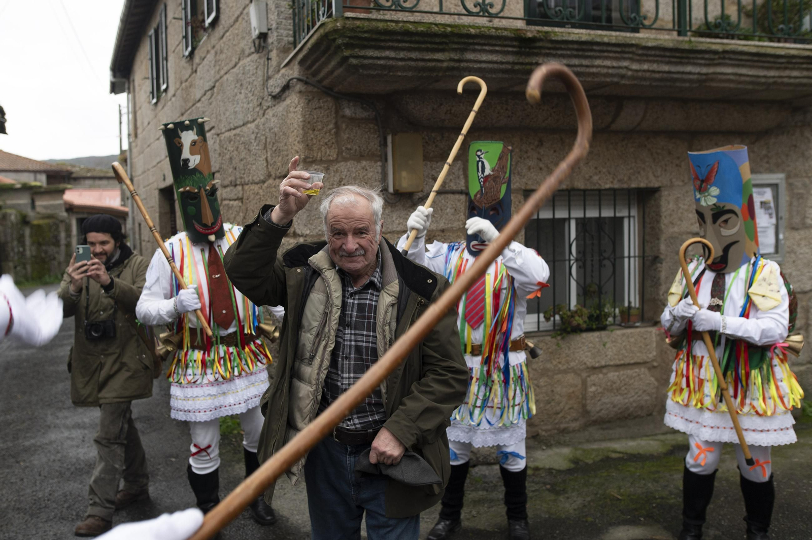 Galería | Felos y Madamas toman las aldeas de Esgos manteniendo viva la tradición