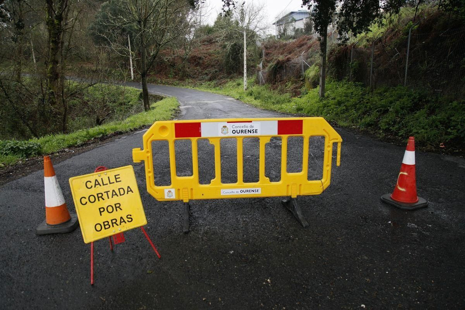 Carretera cortada en Castro de Oira