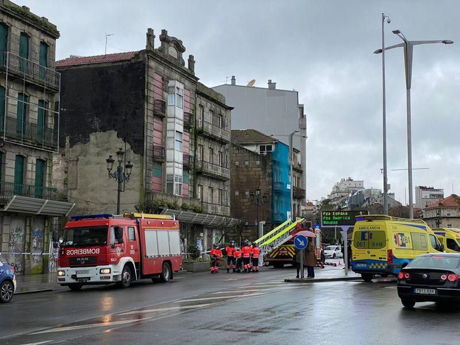 Se derrumba un edificio en el centro de Vigo_ Alberte 6