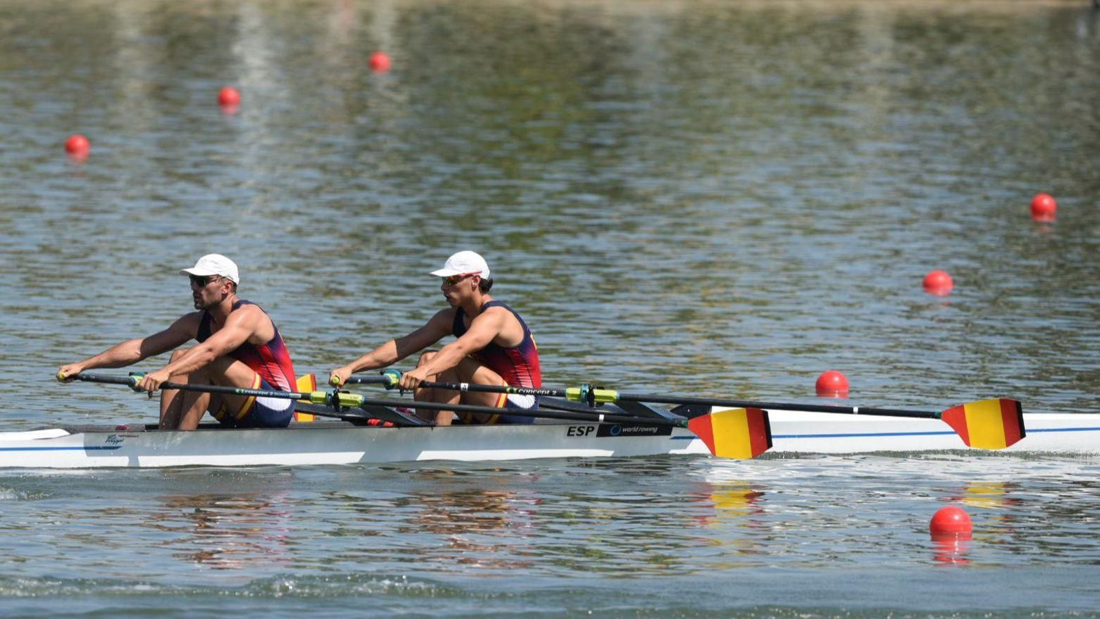 El doble scull de Rodrigo Conde y Caetano Horta luchará hoy por las medallas en la Copa del Mundo de Sevilla.