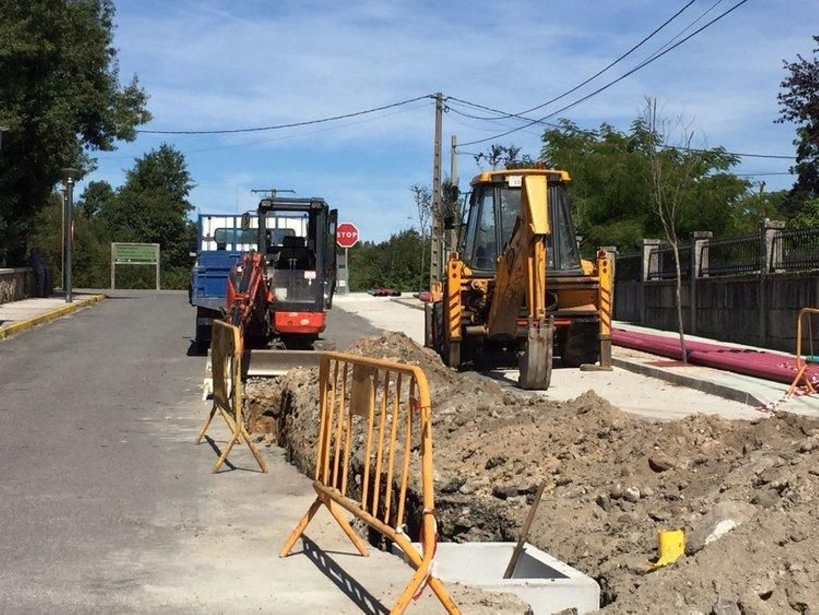 Los trabajos afectan a la travesía principal que da acceso a la zona termal y al yacimiento de Riocaldo.