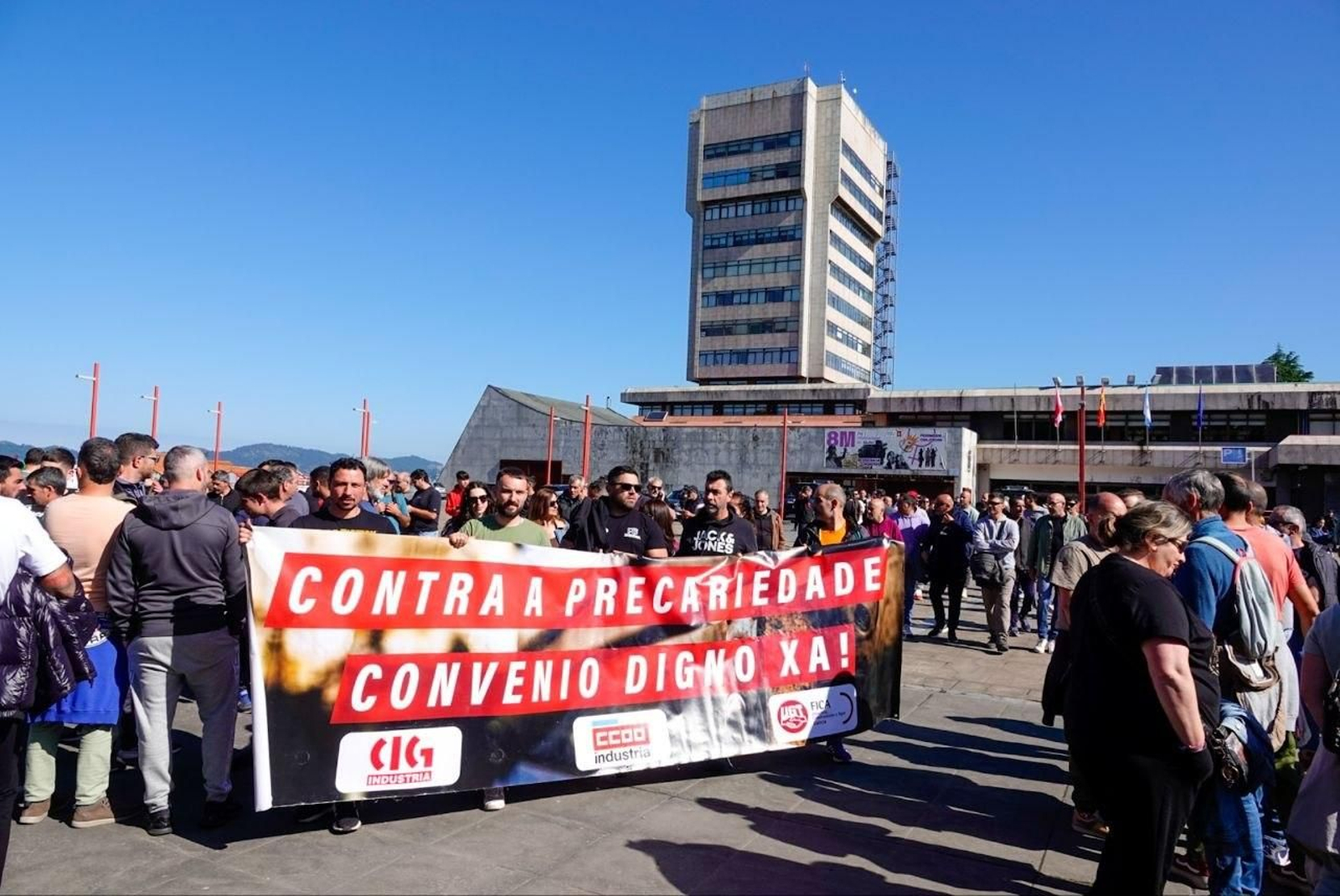 Galería | Masiva movilización del metal en Vigo en el inicio de la huelga
