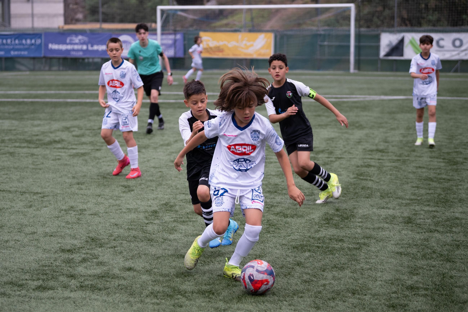 El Pabellón CF, el mejor en el 12º torneo benjamín de fútbol Barbadás