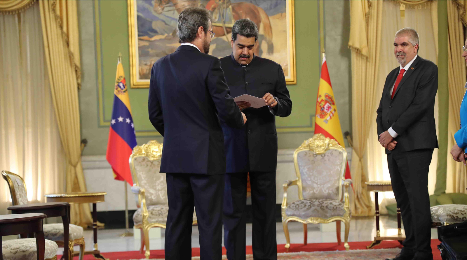 Nicolás Maduro recibe las cartas credenciales del embajador de España ...