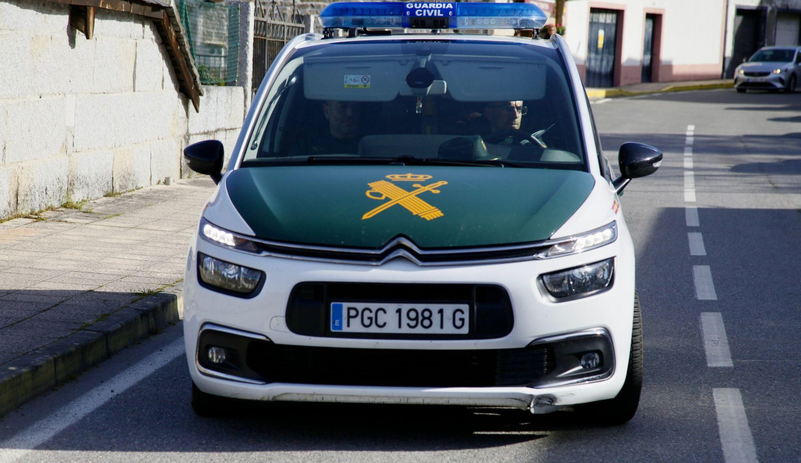 La llegada del detenido por el crimen machista de O Bolo a los juzgados de Trives