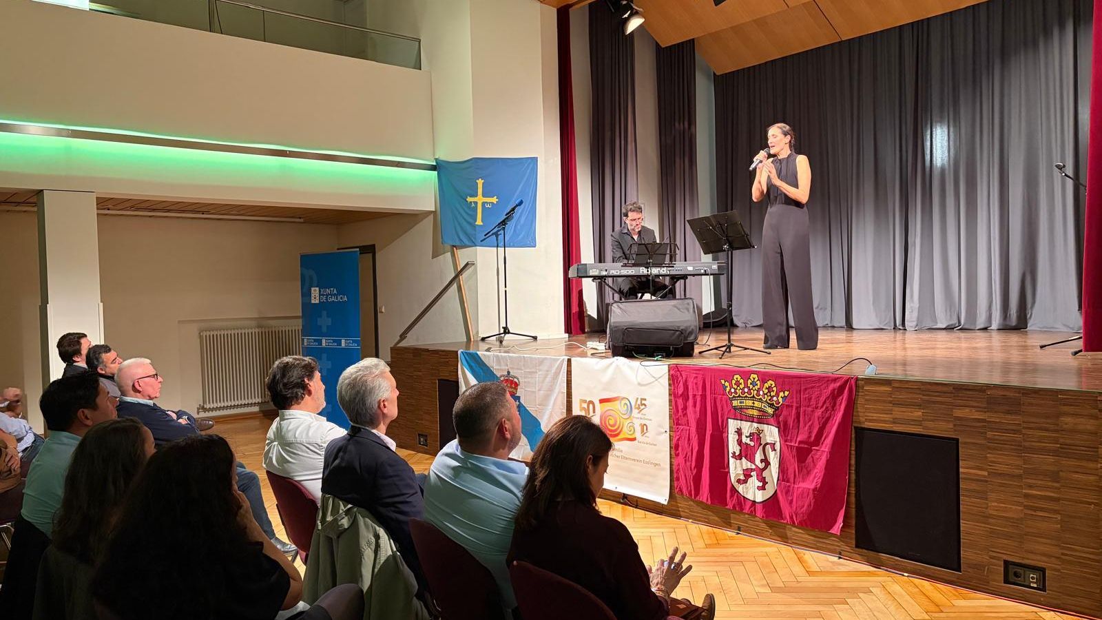 La cantante Rosa Cedrón durante su actuación