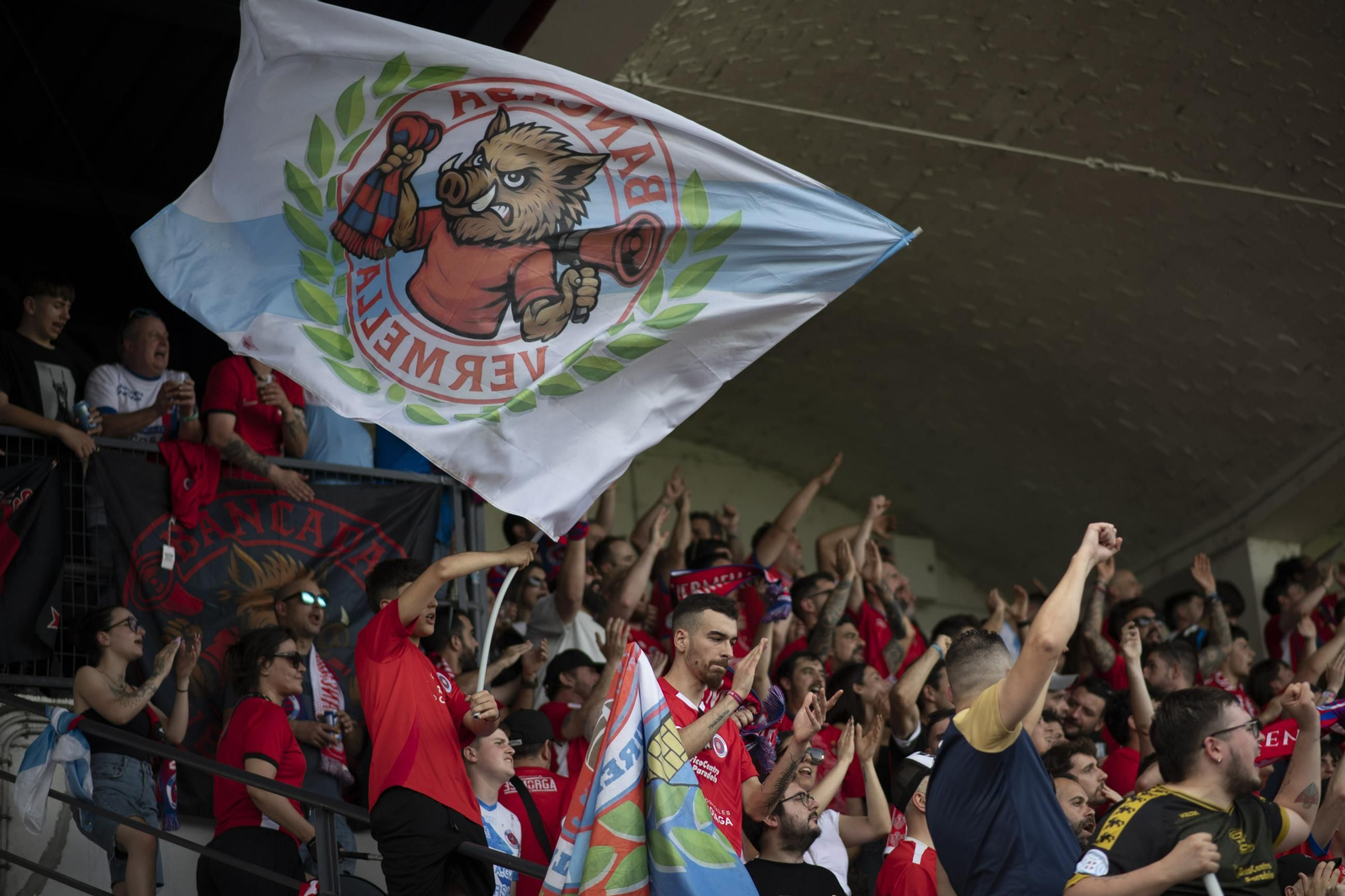 Galería | La UD Ourense quiere llegar a Primera Federación y la afición se vuelca con el equipo en O Couto