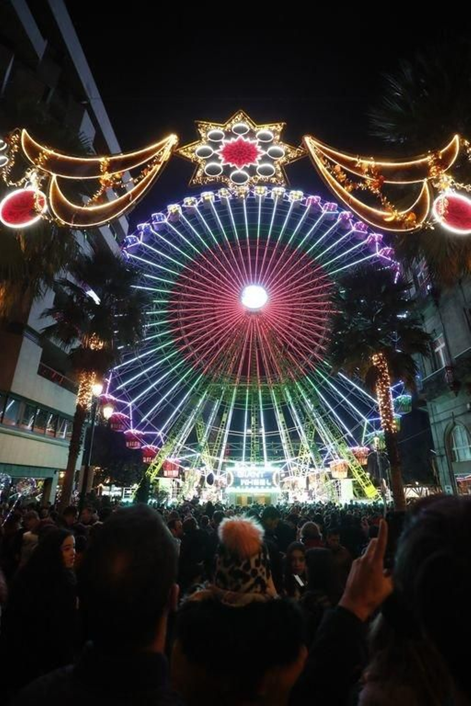 Los turistas invaden Vigo en el Puente129