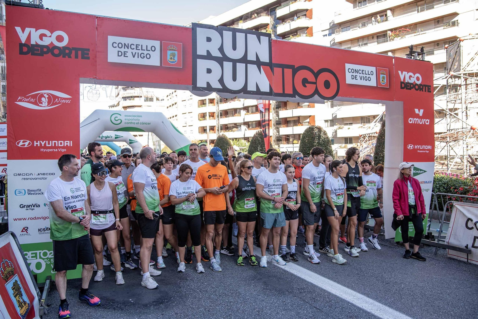 Galería | La Vigo en Marcha contra o Cancro congrega a 3.000 personas en su primera edición