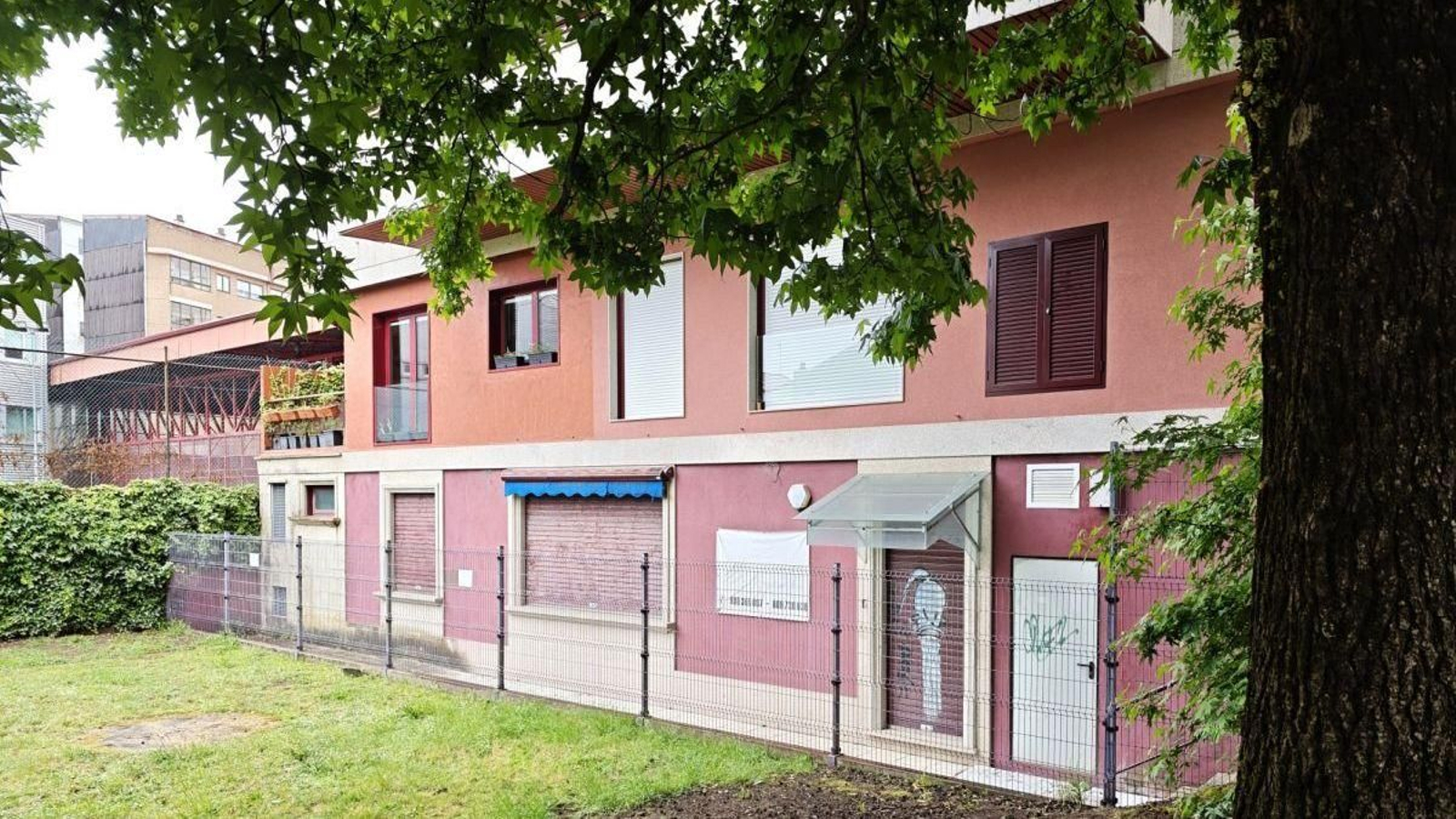 Un bajo reconvertido en vivienda en Vigo.