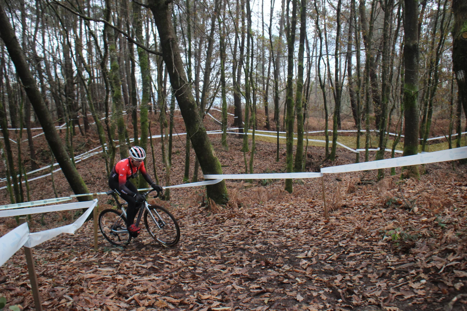 Galería | El campeón de ciclocross Miguel Rodríguez entrena en su Ponteareas natal