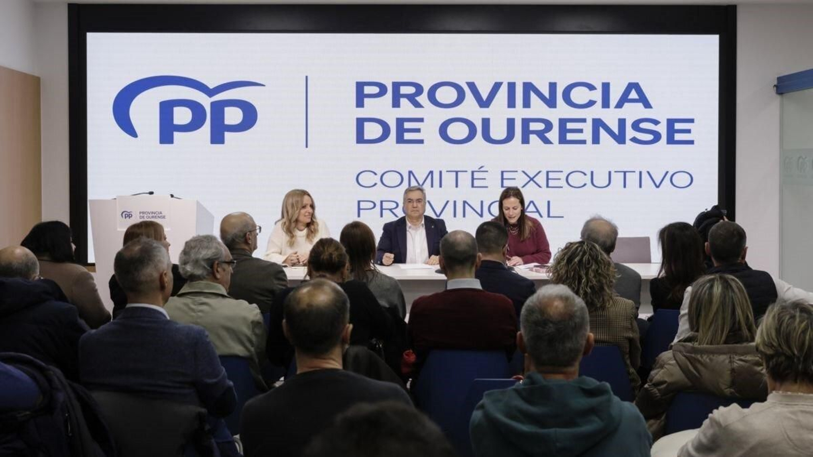 Marta Nóvoa, Luis Menor y Sandra Quintas durante el encuentro.