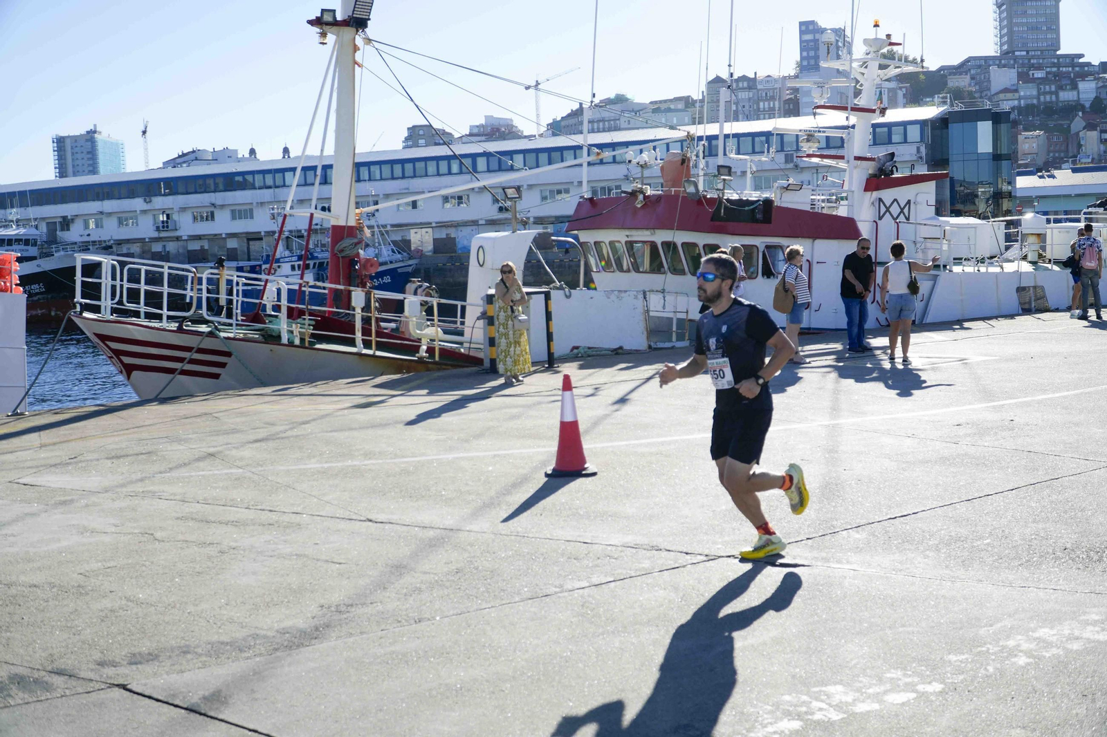 Galería | El puerto pesquero de Vigo acoge hasta cinco carreras organizadas por Carlos Adán