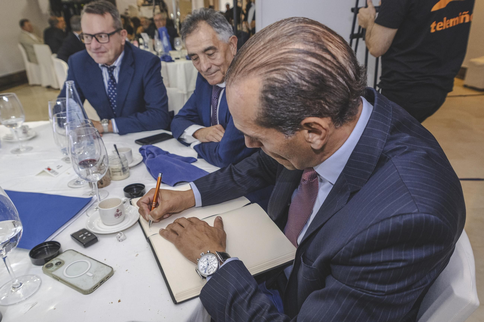 Galería | Numerosos invitados escucharon el análisis geopolítico de Juan Verde en el Foro La Región celebrado en el Restaurante Sanmiguel