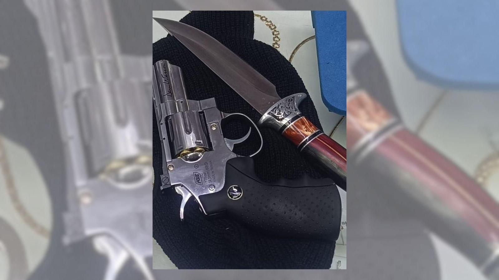 Armas intervenidas a una mujer de 49 años, detenida en Vigo el 31 de marzo de 2026 tras intentar atracar una joyería de la calle Gran Vía.