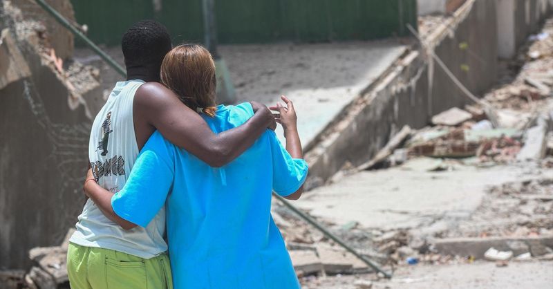 Aumentan a 235 los muertos y a más de 4.300 los heridos por el doble terremoto de Venezuela