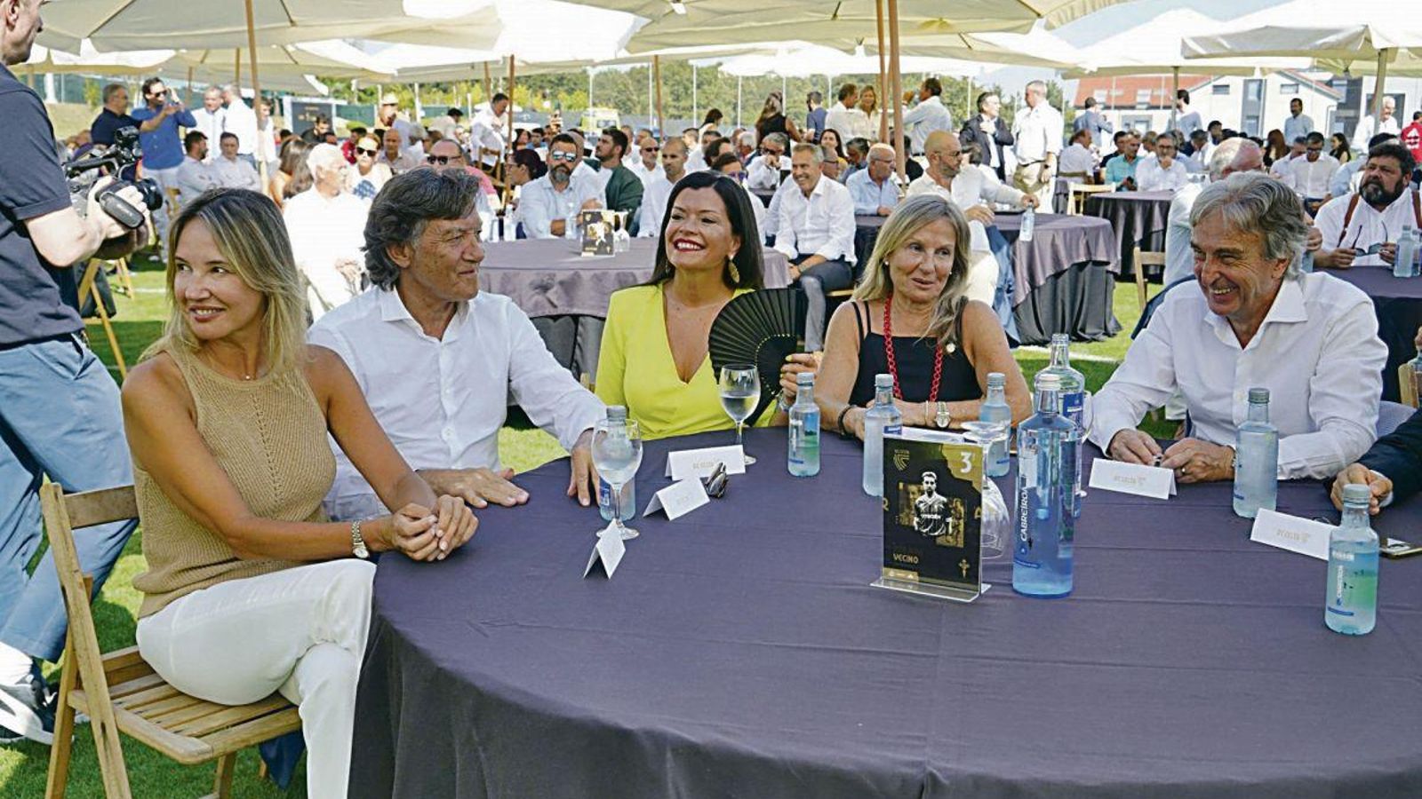 Marta Fernández-Tapias (izq) en la celebración del centenario del Celta.