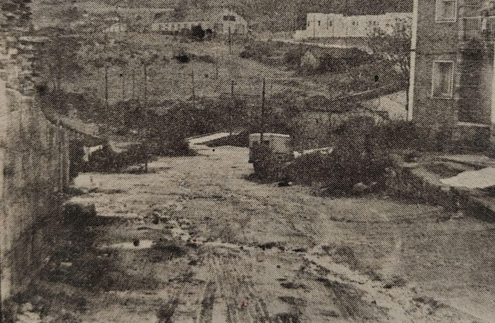 Lamentables accesos a la Escuela-Hogar de Mariñamansa.