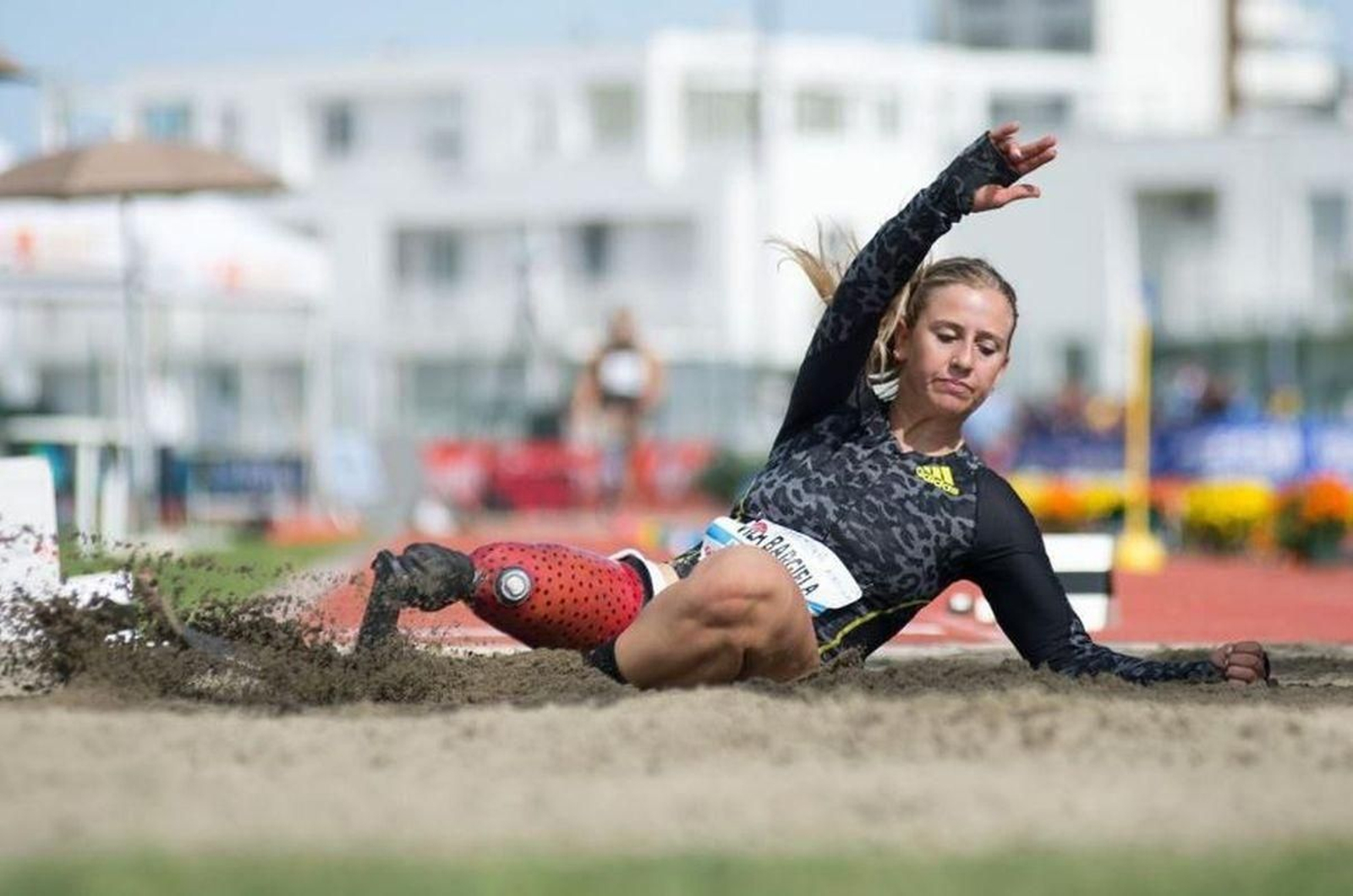 La atleta de Gondomar aterriza en una de las muchas competiciones que hizo este año, en el que ha conseguido saltar 4.29, su mejor marca personal.