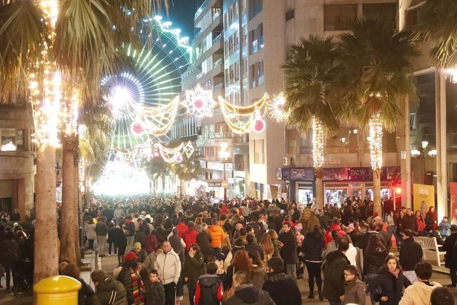 Los turistas invaden Vigo en el Puente191