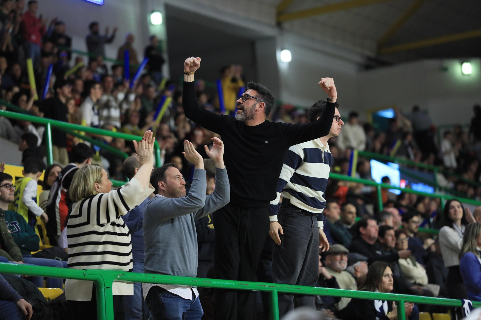 Galería | El Pazo, a reventar para el derbi COB-Obradoiro