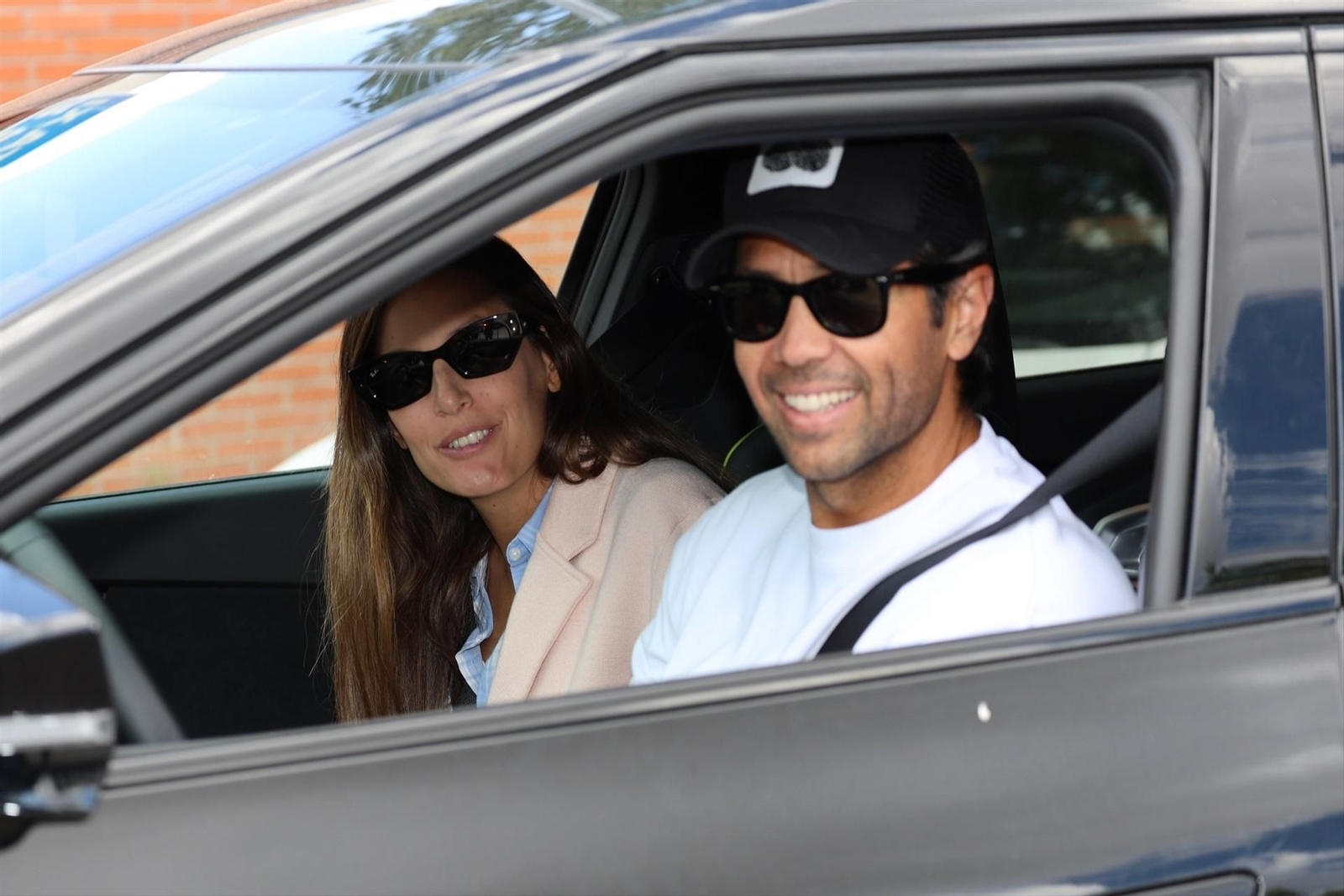 Ana Boyer y Fernando Verdasco salen de la Clínica Ruber Internacional tras el nacimiento de su hija.