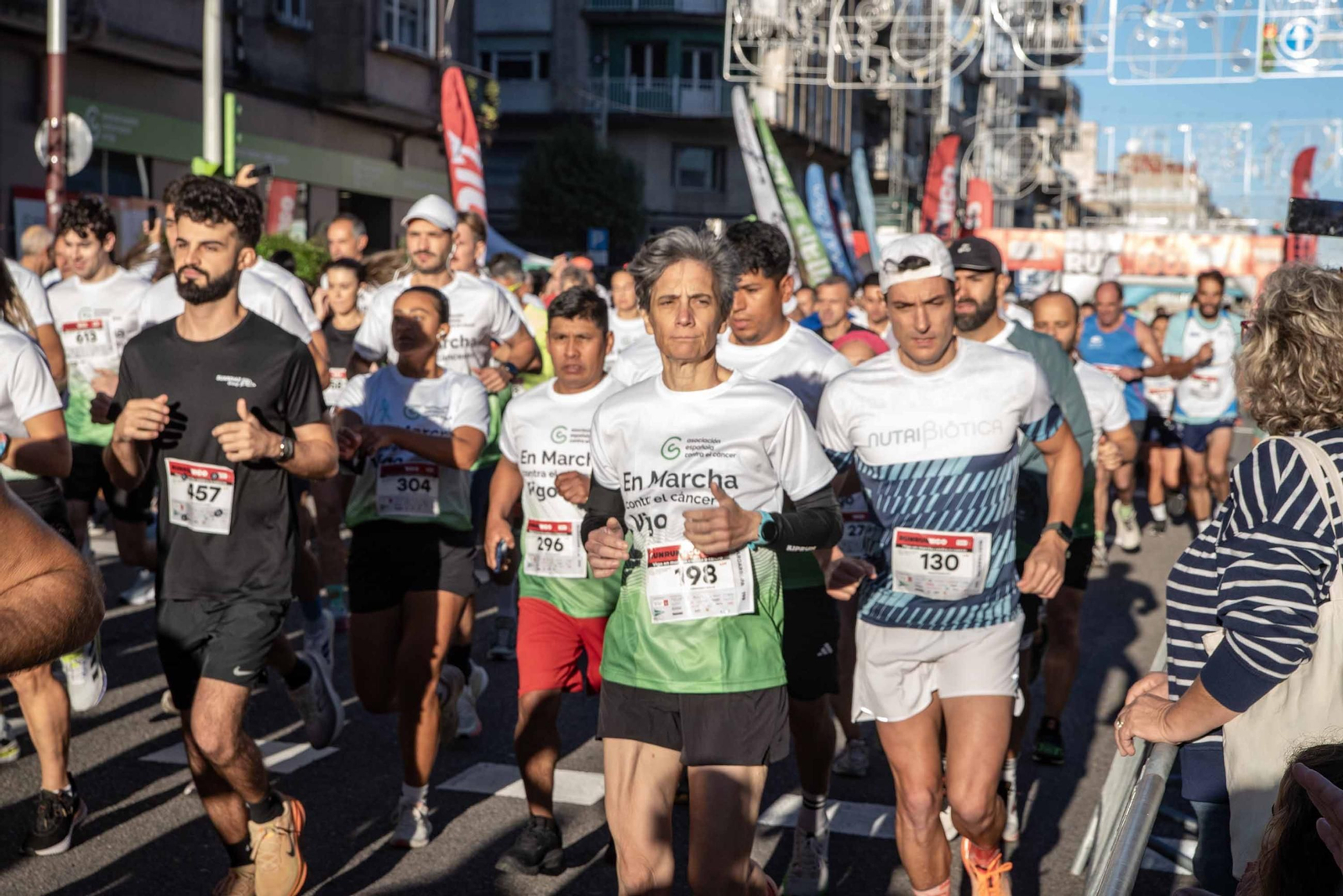 Galería | La Vigo en Marcha contra o Cancro congrega a 3.000 personas en su primera edición