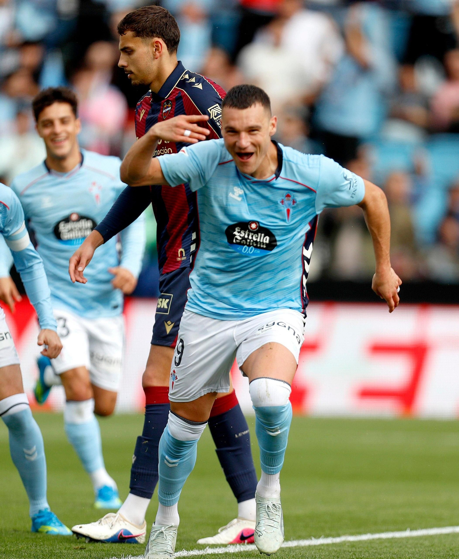 Galería | El Celta cae en casa ante el Levante