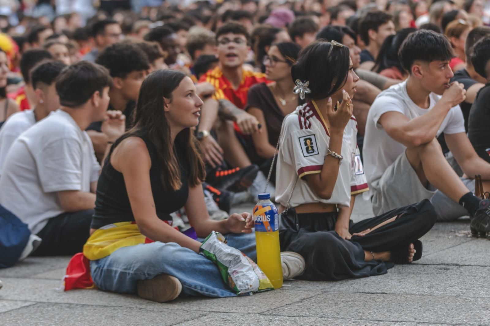 Galería | Camisetas, banderas y las calles de Ourense llenas de emoción por ver a España jugar los cuartos de final, en fotos