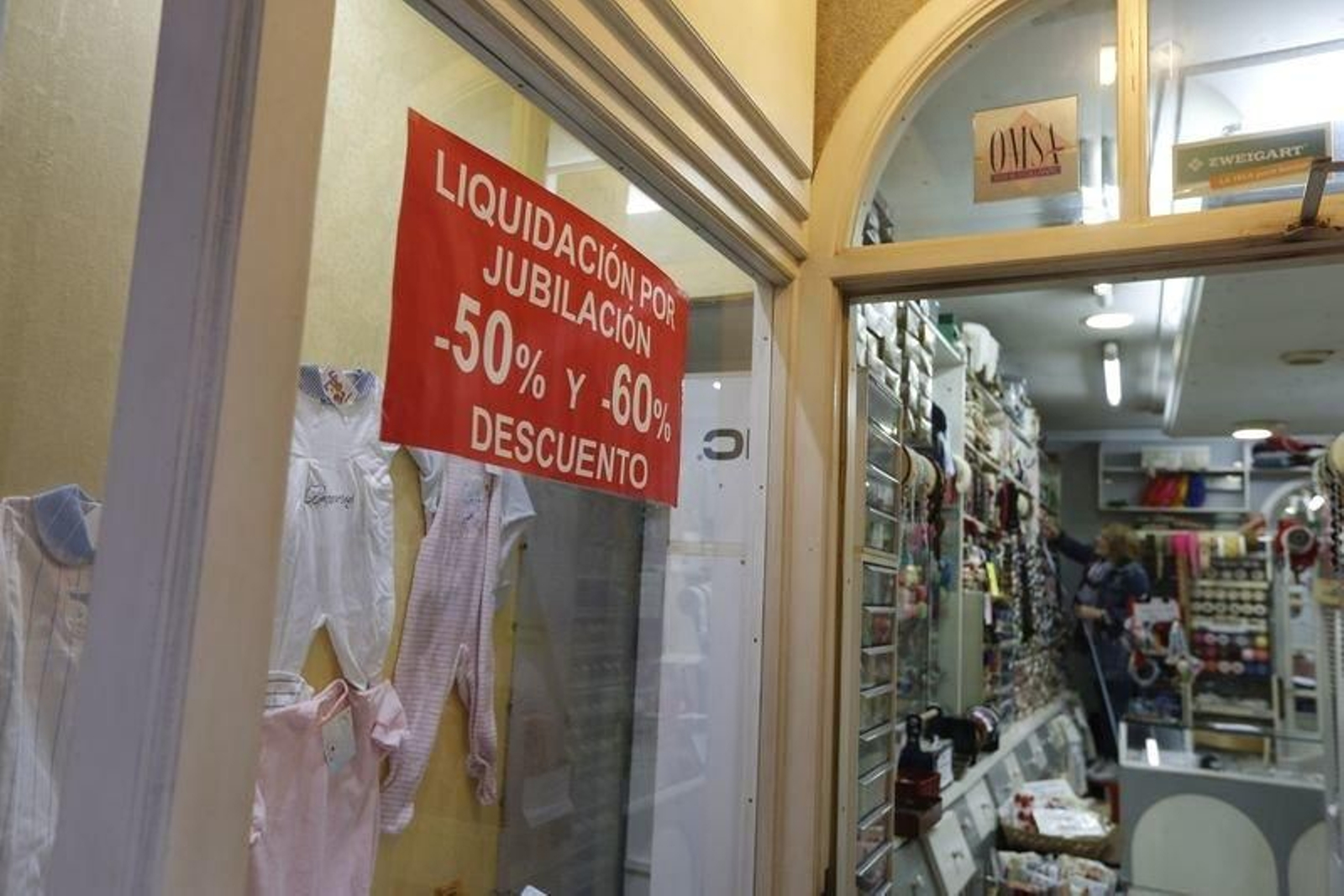 Mercería Jazmines, en liquidación por jubilación (XESÚS FARIÑAS).