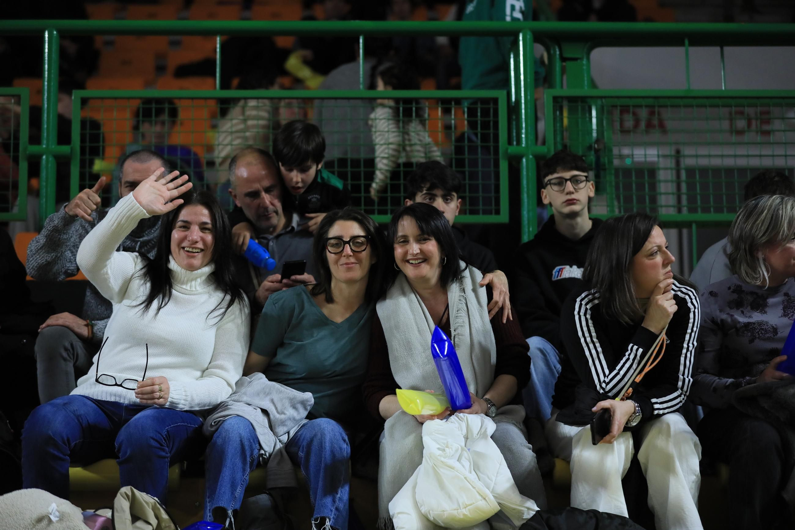Galería | El Pazo, a reventar para el derbi COB-Obradoiro