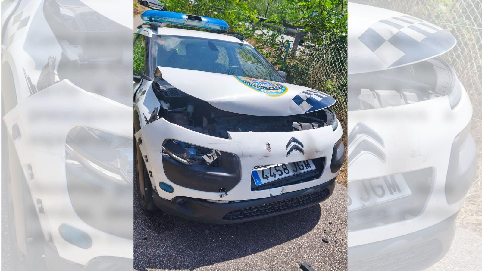 Coche de Policía Local de Salceda accidentado tras chocar con un conductor que se dio a la fuga.